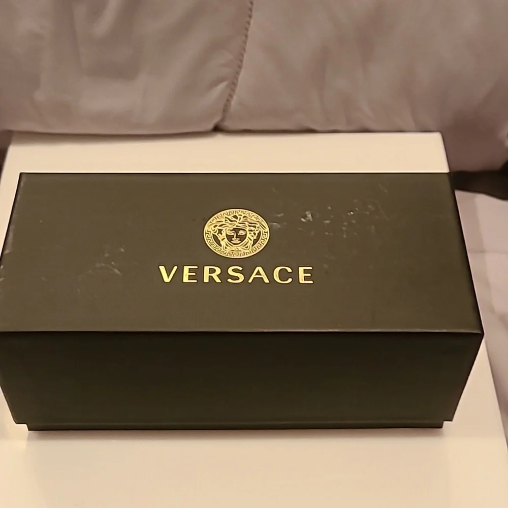 Versace Black Sunglasses brand new in the box - Picture 13 of 14
